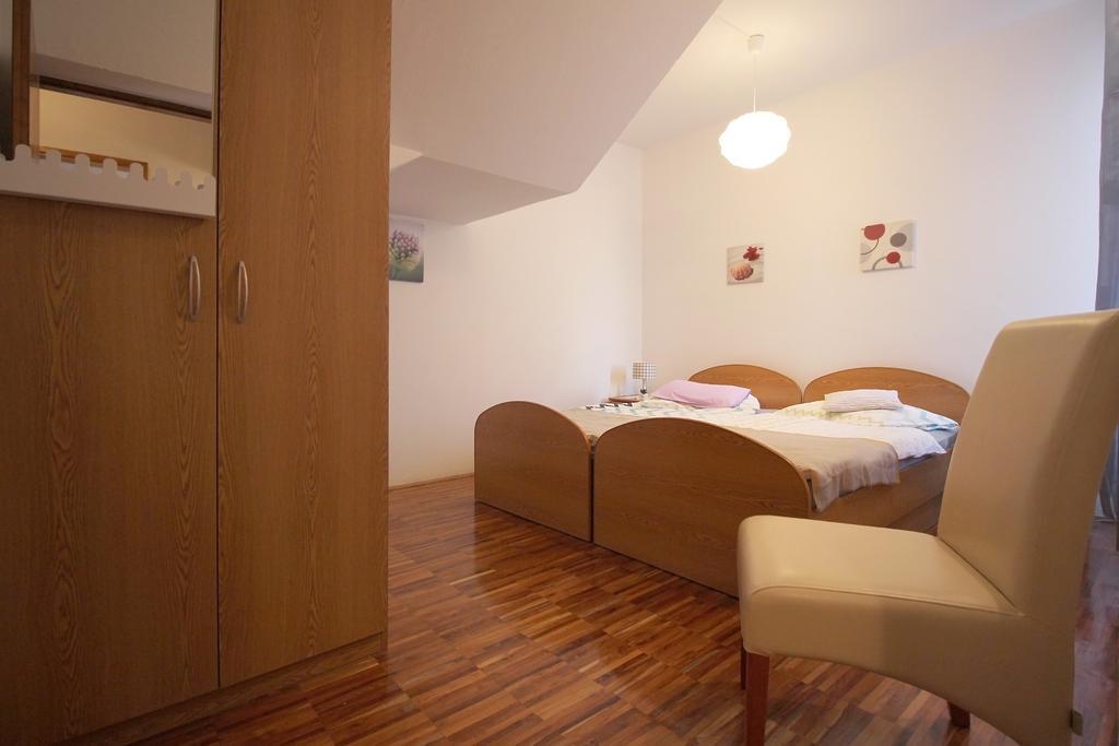 Apartment Andrea Baška Voda Kültér fotó